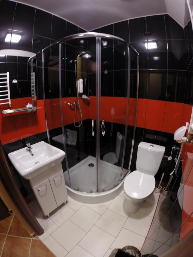 Malinowy Dwor Hotel Ruda Slaska Kamer foto